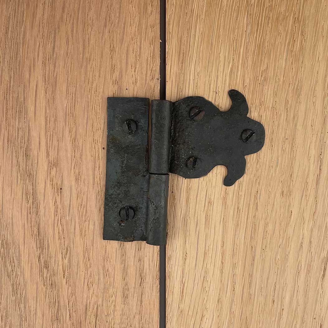 Hammered Hinges [110.50L-GF] Cabinet Hinge