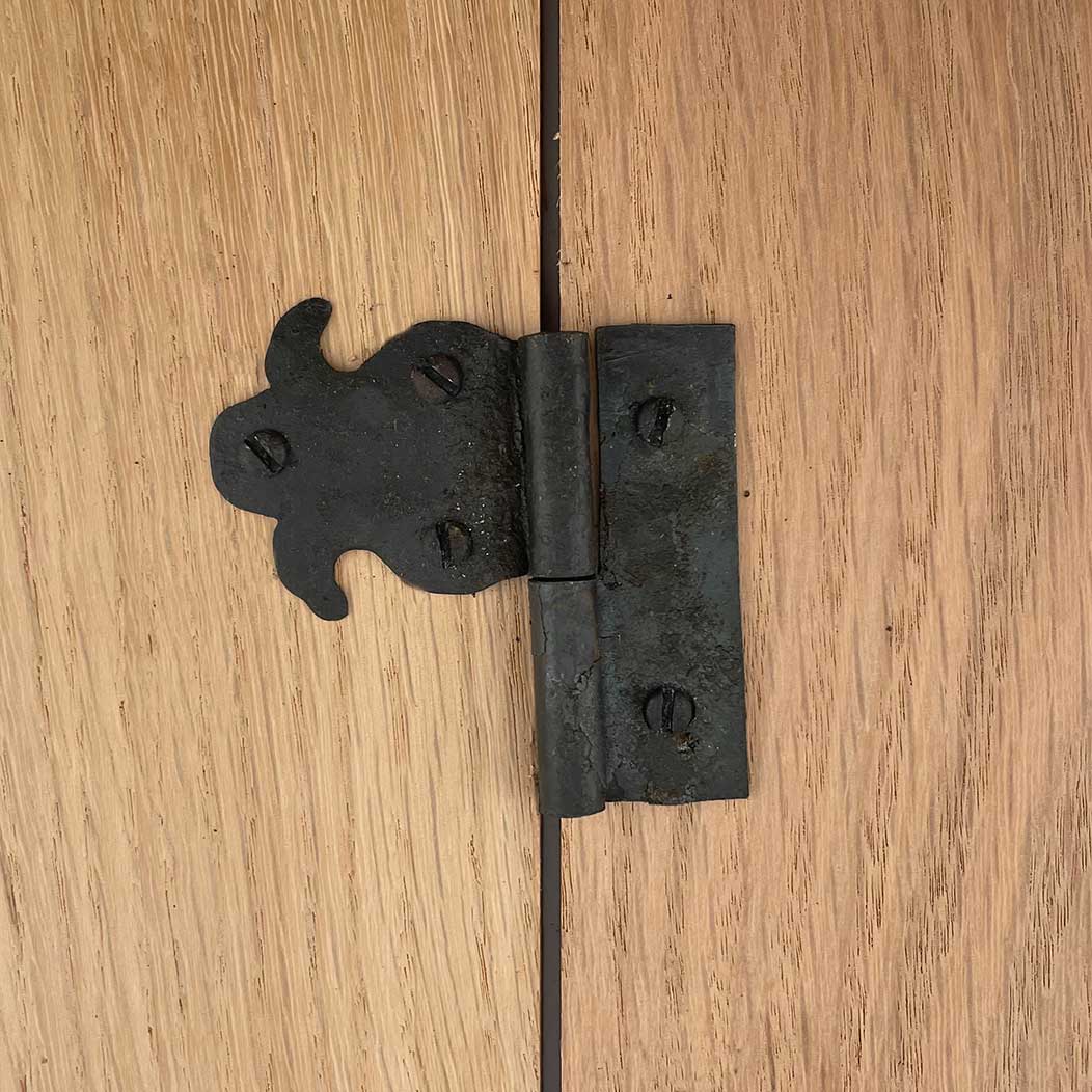 Hammered Hinges [110.50R-GF] Cabinet Hinge