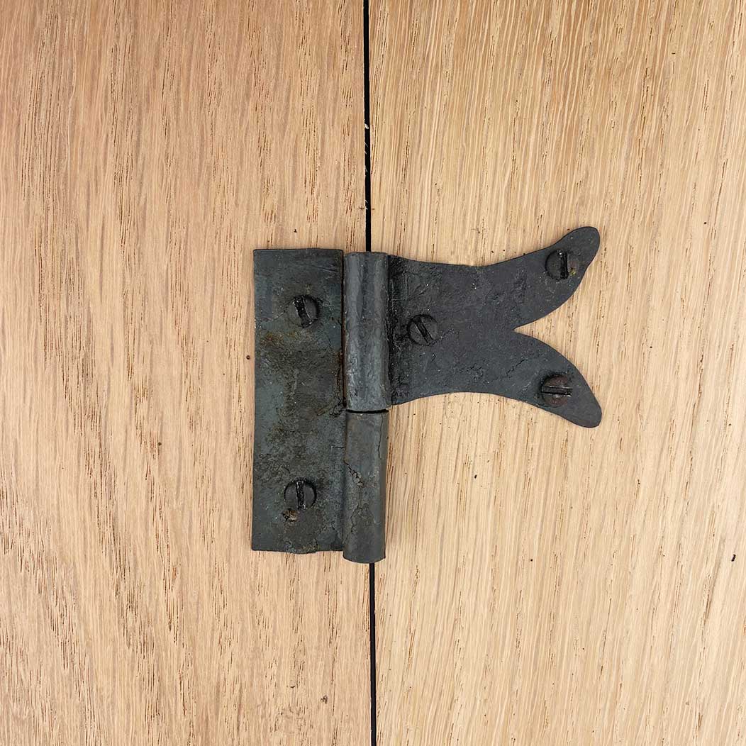 Hammered Hinges [113.25L-GF] Cabinet Hinge