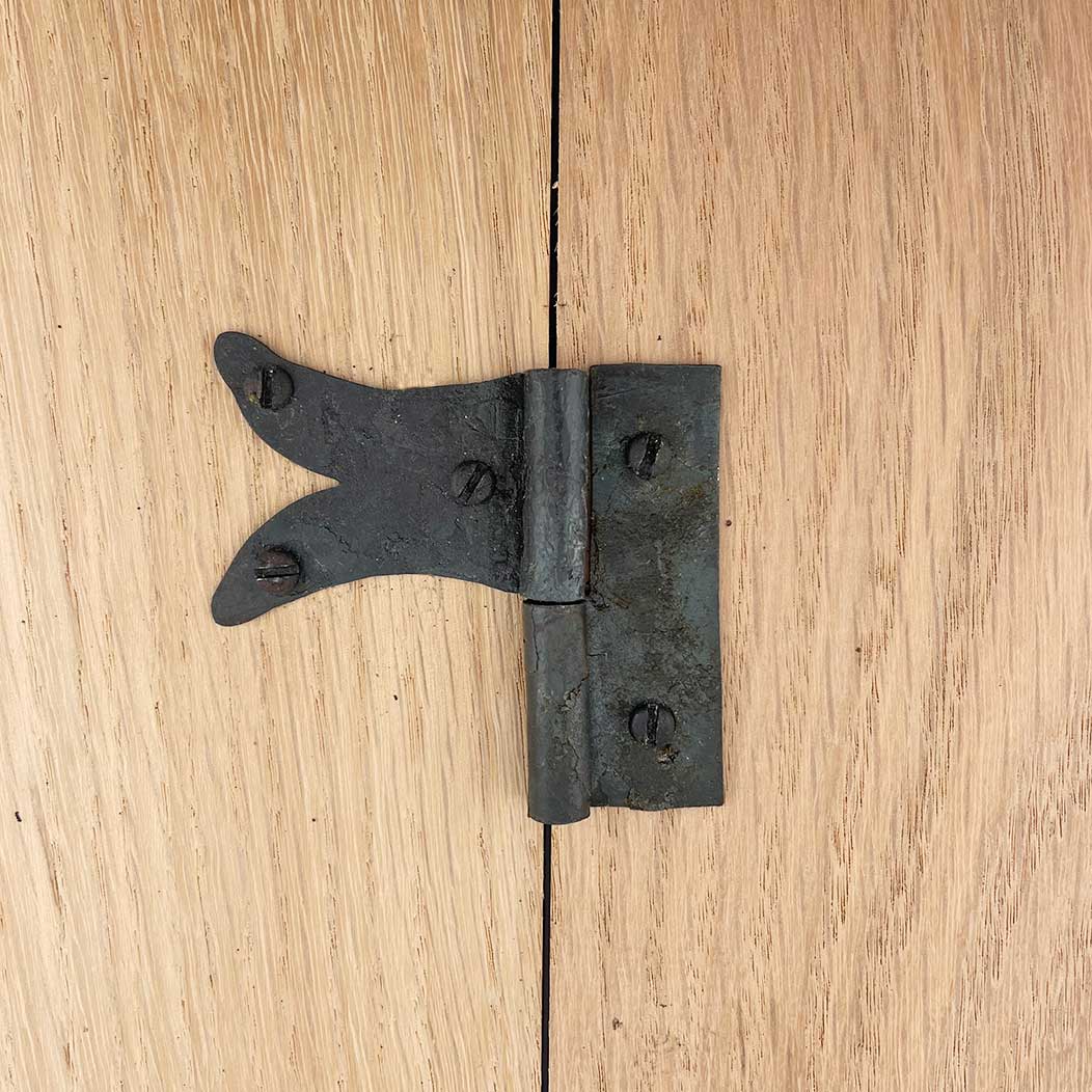 Hammered Hinges [113.25R-GF] Cabinet Hinge