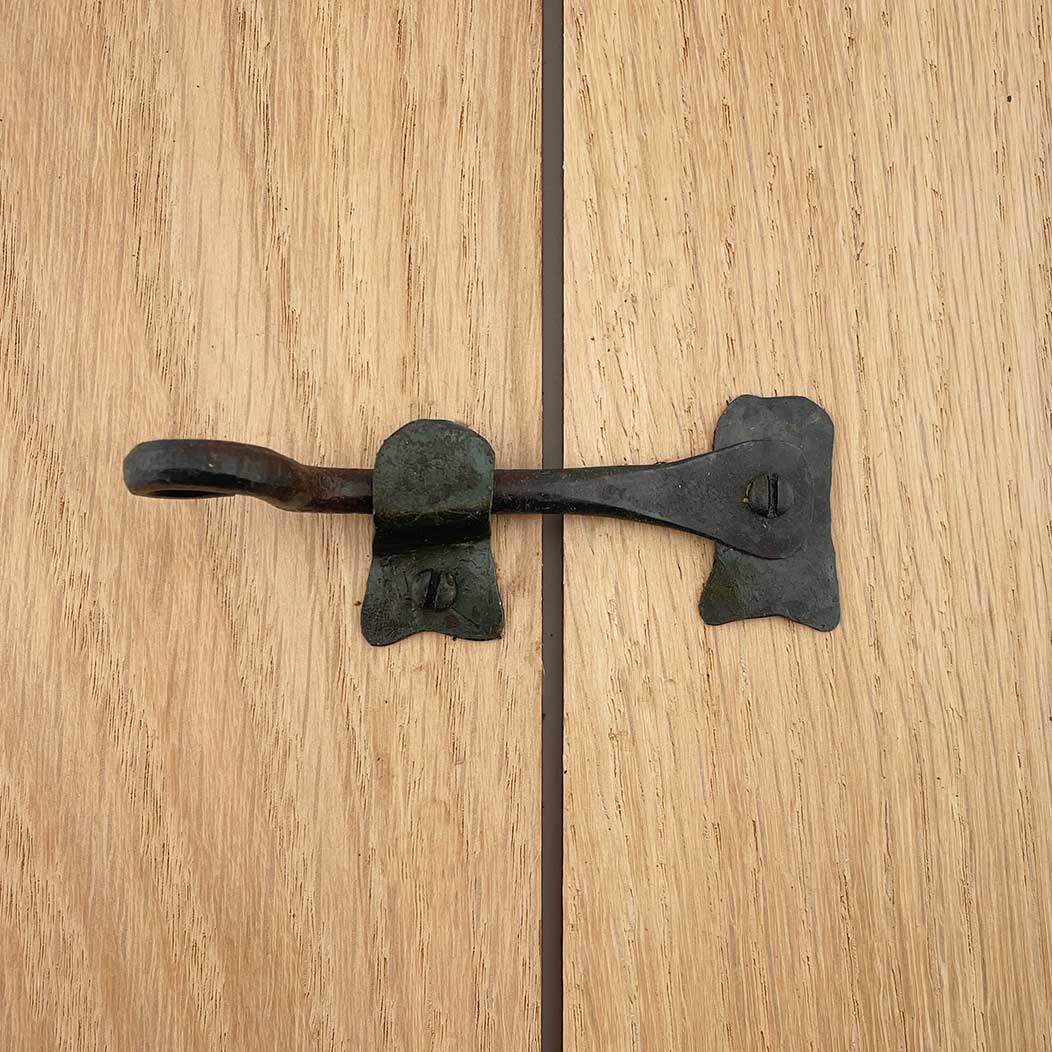Hammered Hinges [708.04] 