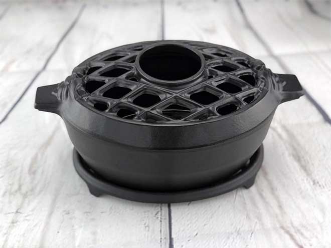 John Wright [031558] Cast Iron Stove Top Steamer - Bear - Matte Black  Porcelain Coated - 3 Qt.  Decorative Hardware, Cabinet, Door, Shutter,  Window Hardware, Bath & Architectural Accessories