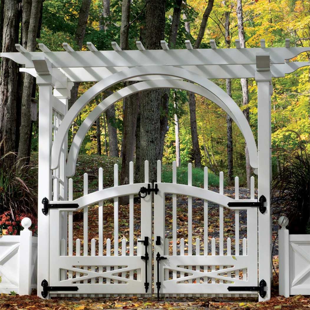 Trellis Driveway Gate featuring Snug Cottage Hardware